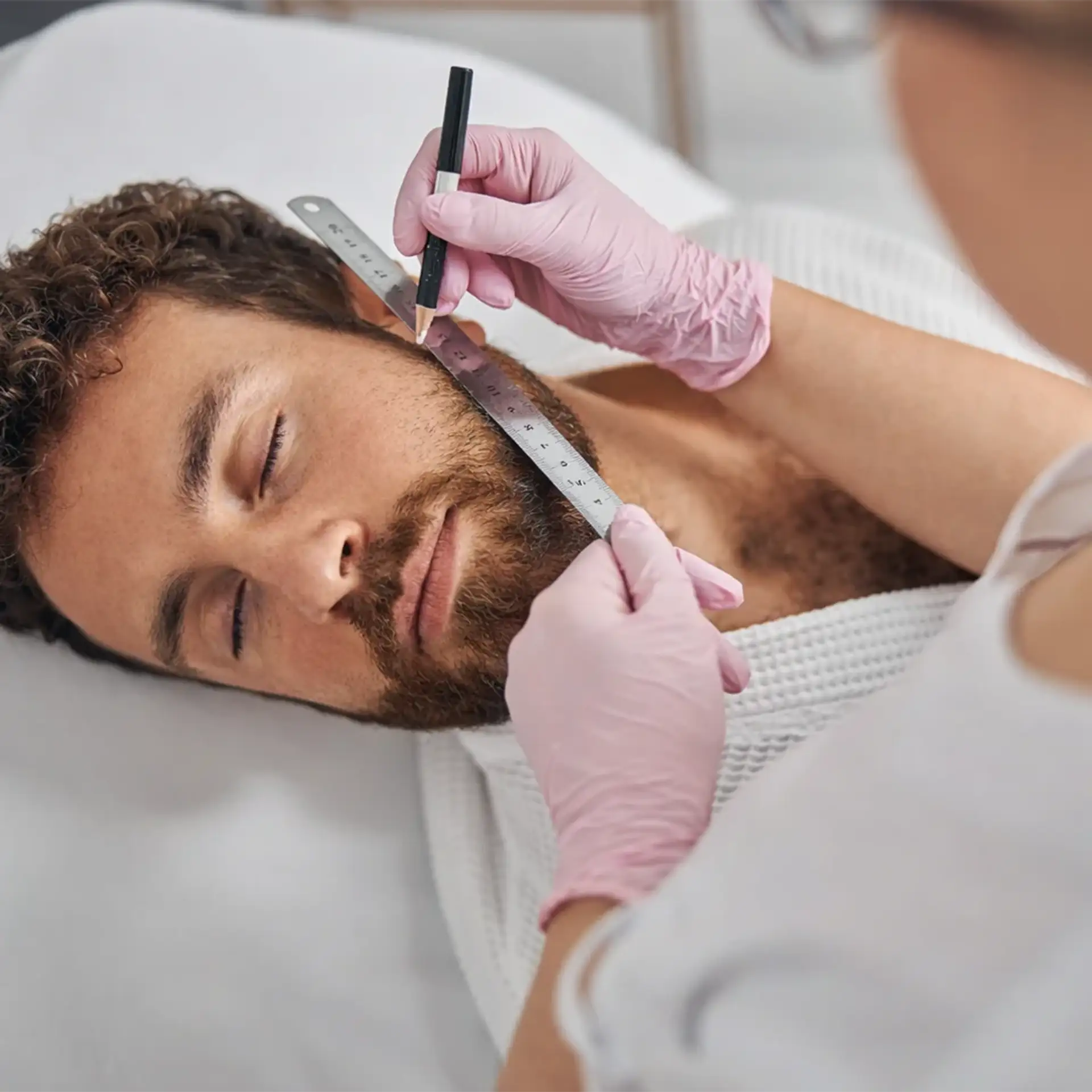 Entendiendo-la-ciencia-detrás-de-la-Restauración-del-vello-facial